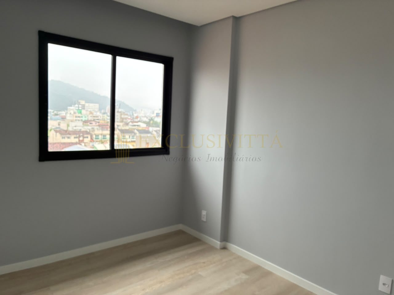 Apartamento 2 quartos para Locação Anual no bairro Centro em Balneário Camboriú