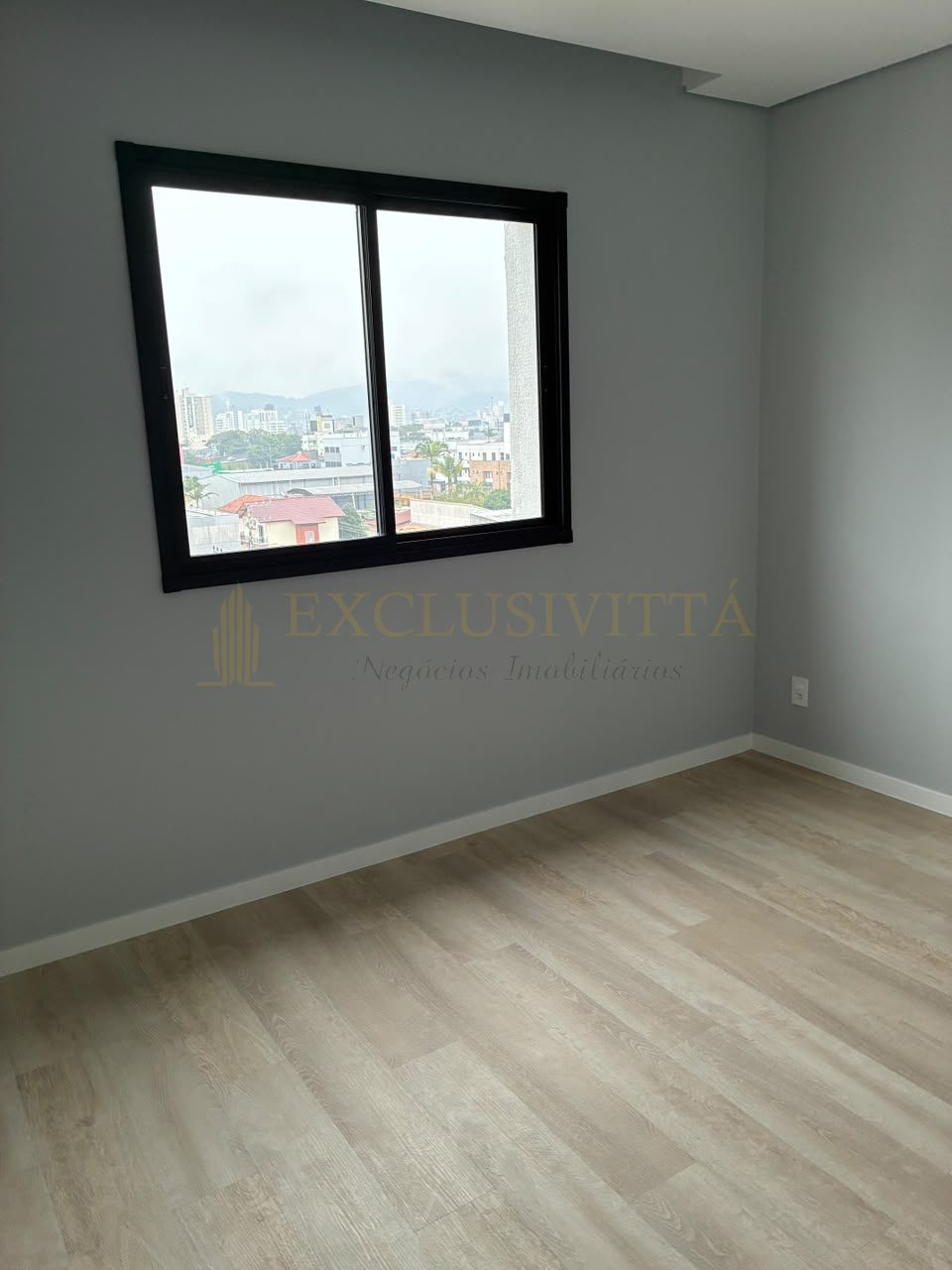 Apartamento 2 quartos para Locação Anual no bairro Centro em Balneário Camboriú