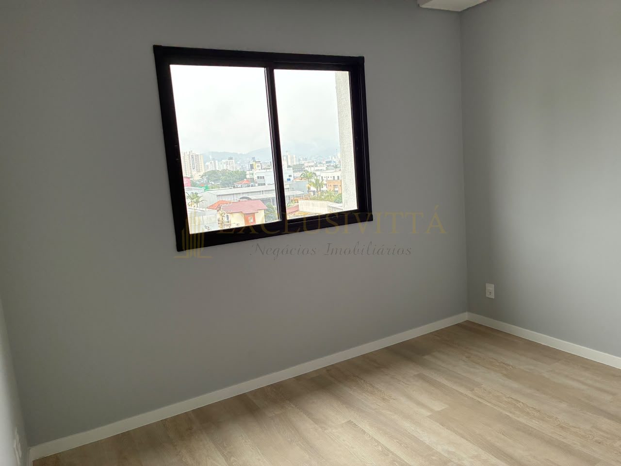 Apartamento 2 quartos para Locação Anual no bairro Centro em Balneário Camboriú