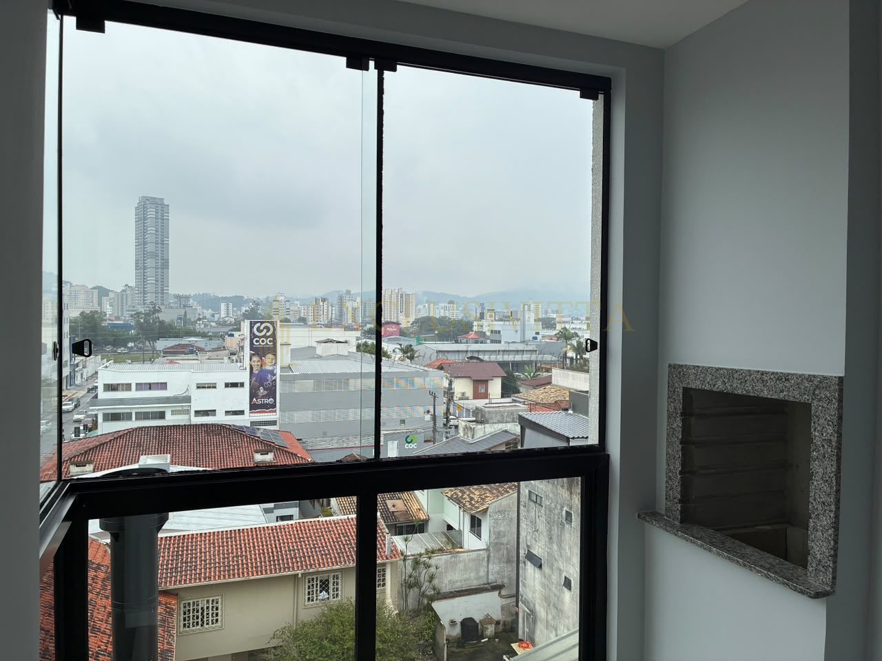 Apartamento 2 quartos para Locação Anual no bairro Centro em Balneário Camboriú