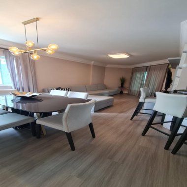 Apartamento 3 quartos sendo uma suíte a venda no Centro de Balneário Camboriú