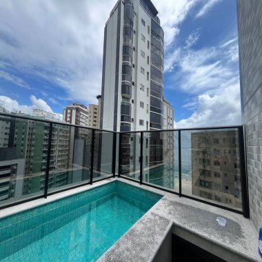 Duplex na quadra mar com 4 suítes e piscina, MARAVILHOSO!