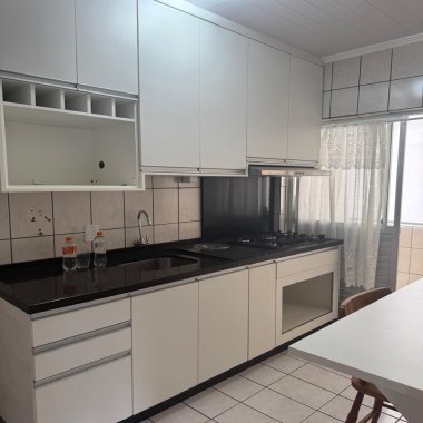 Apartamento com dois quartos em ótima localizaçao