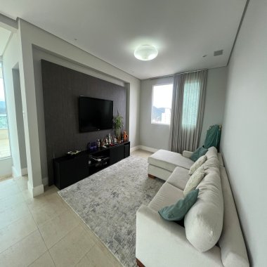 COBERTURA DUPLEX para locação próximo a Avenida Brasil de Balneário Camboriú